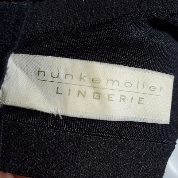 36E black lacy plunge bra by Hunkemöller Lingerie - Picture 5 of 6